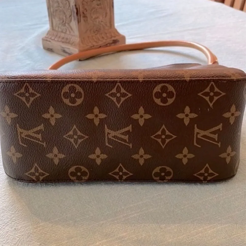EUC Louis Vuitton Looping MM Shoulder Bag